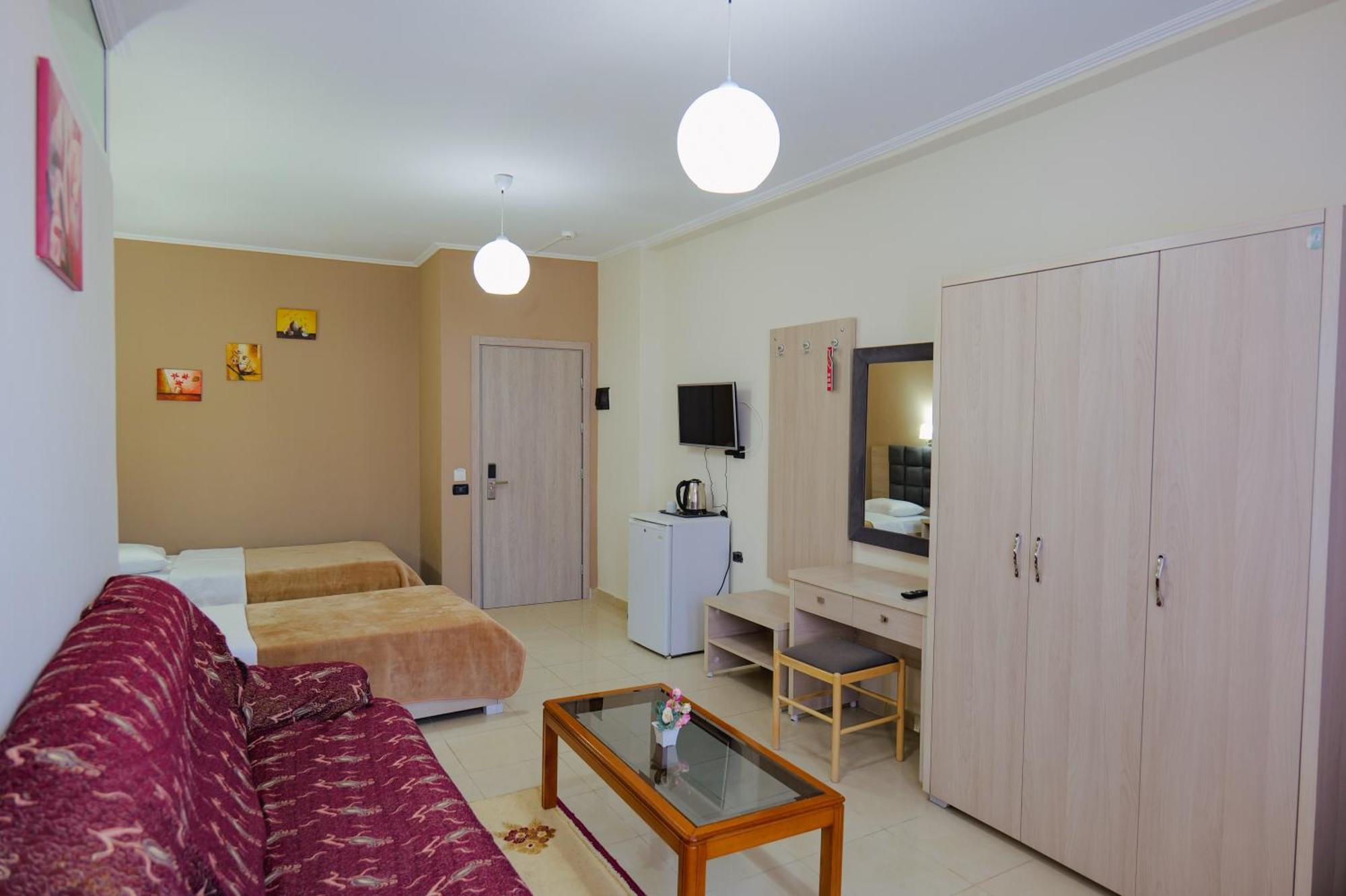 Hotel Mediterrane ساراندا المظهر الخارجي الصورة